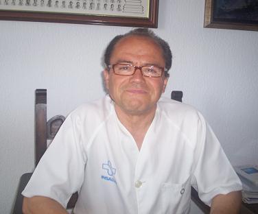 HISTORIAS DE PAZGUATO Y FINO. 3: Paco Márquez, el médico que nunca tiene prisas
